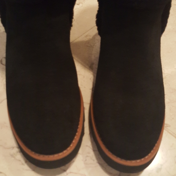EUC Coach Belmont black suede boots - Picture 5 of 9